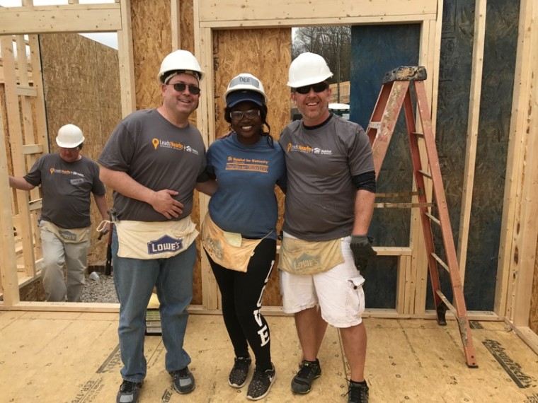 CB346124-1 – 53237632729 Mark from LeadsNearby with construction workers.